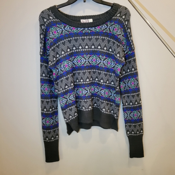 Junior SO Sweater - Picture 2 of 4